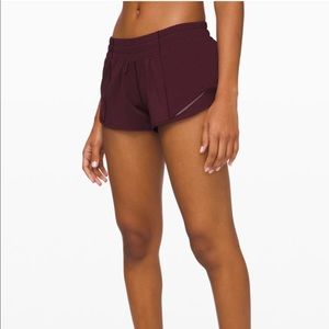 Lululemon hotty hot short 2.5”